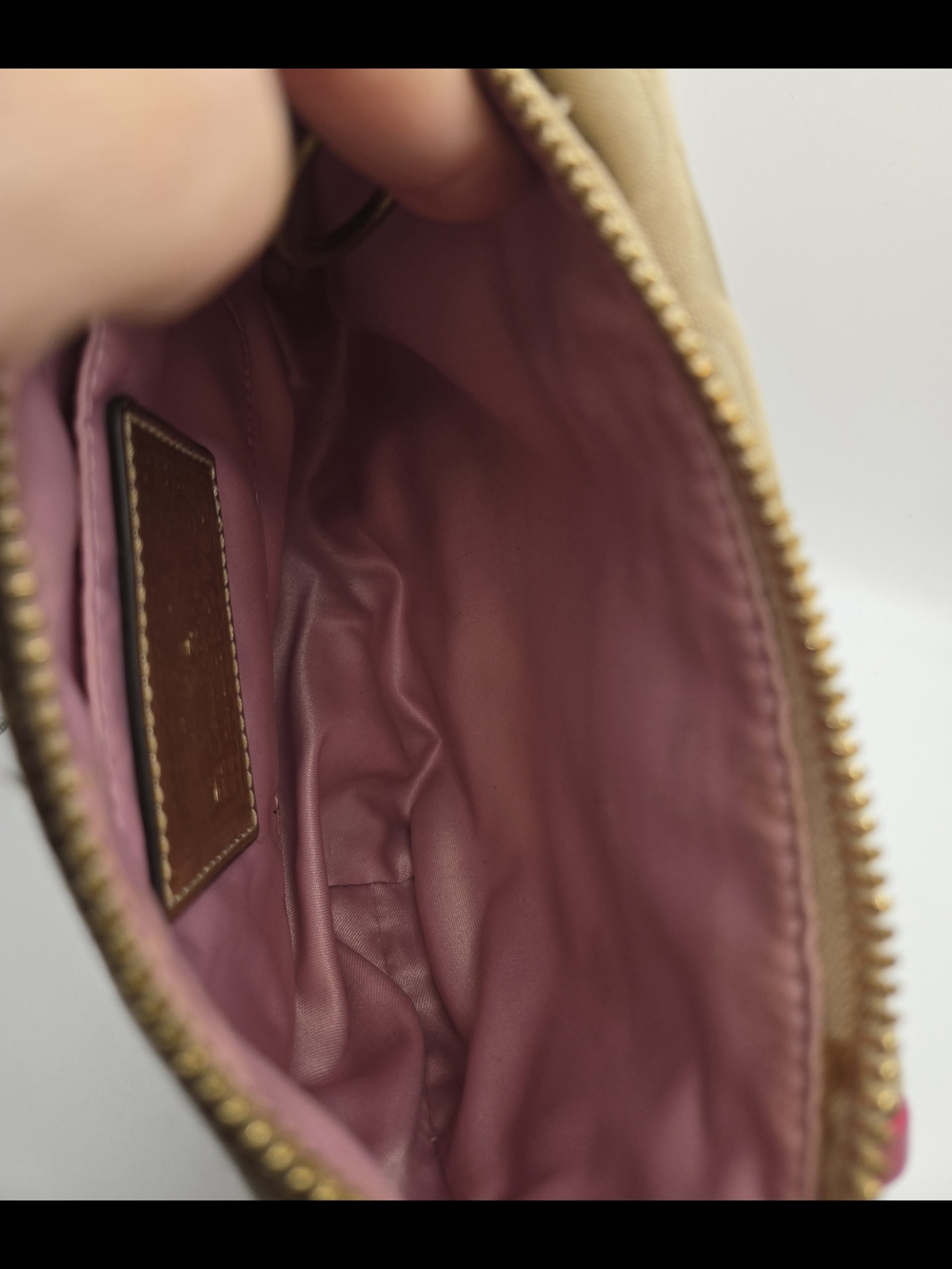 Coach Poppy Signature Groovy Crossbody Pink Trim Gold Logo Buttons Hardware READ - Picture 9 of 12